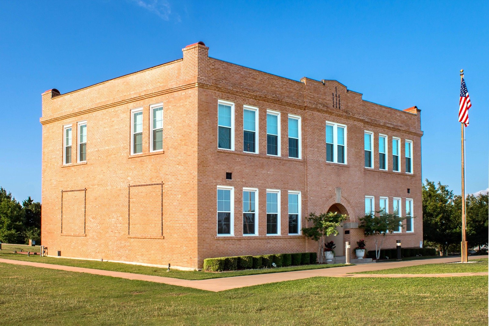 Old Bedford School, Mid-Cities